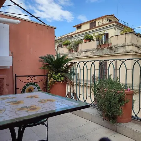 Terrazzo Frattina شقة