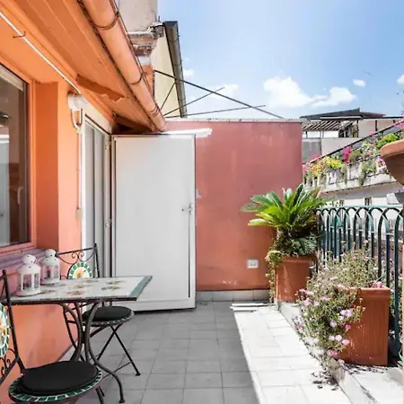 דירה Terrazzo Frattina With Private Terrace רומא